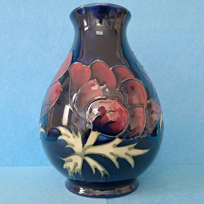 A Large Moorcroft Vase (7.48inch) in the Anemone Design by Walter Moorcroft