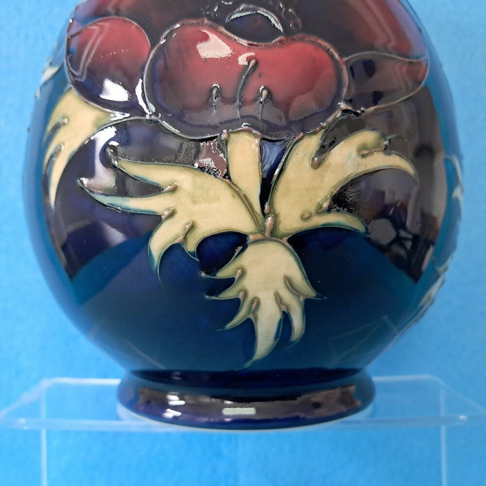 A Large Moorcroft Vase (7.48inch) in the Anemone Design by Walter Moorcroft