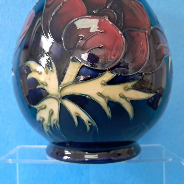 A Large Moorcroft Vase (7.48inch) in the Anemone Design by Walter Moorcroft