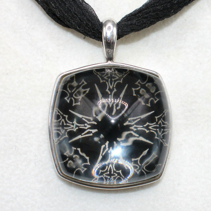 Baccarat silver snowflake pendant/necklace
