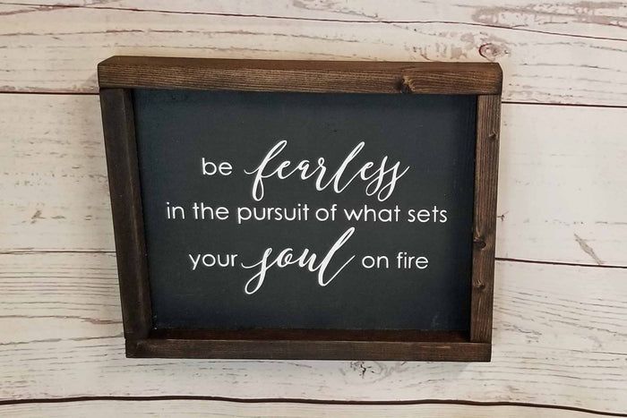 "Be Fearless" Inspirational Wood Sign – Soul on Fire Quote Art – Motivational Wall Decor for Office, Dorm, or Nursery – Handcrafted Gift for Grads & Dreamers