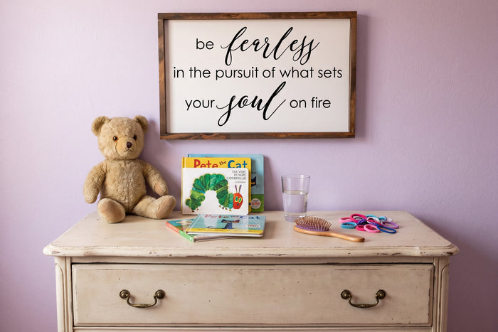 "Be Fearless" Inspirational Wood Sign – Soul on Fire Quote Art – Motivational Wall Decor for Office, Dorm, or Nursery – Handcrafted Gift for Grads & Dreamers