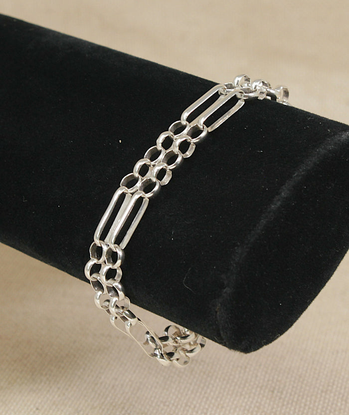 Beautiful Italian Sterling Silver Bracelet – Symmetrical Link Design