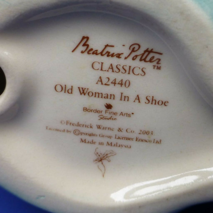 Border Fine Arts Beatrix Potter Figurine - Old Woman In A Shoe A2440