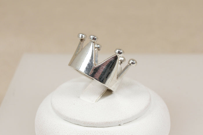 Charming Sterling Silver Crown Ring