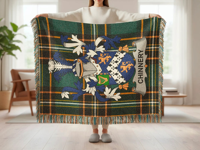 Key features of the Chinnery cotton woven blanket with fringed edges.