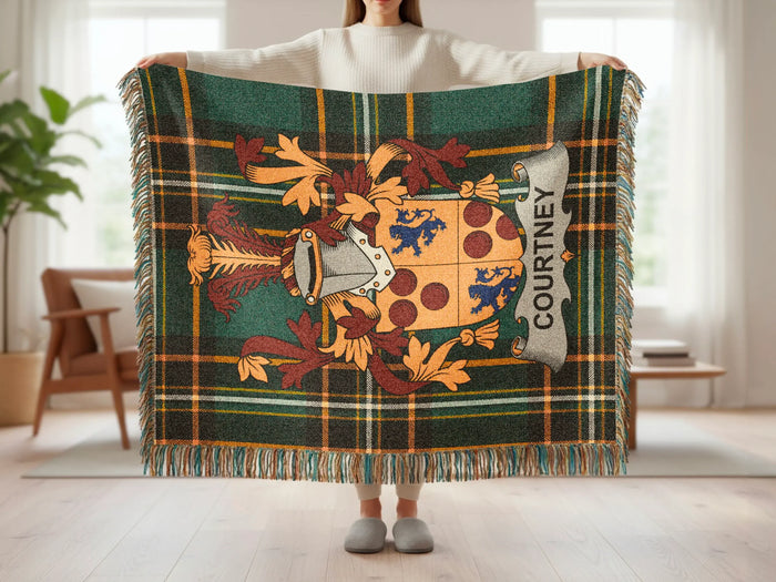 Feature panel for the Courtney cotton woven blanket with fringed edges.