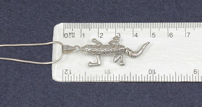 Cute & Finely Made Sterling Silver Gecko Pendant & 16" Snake Chain