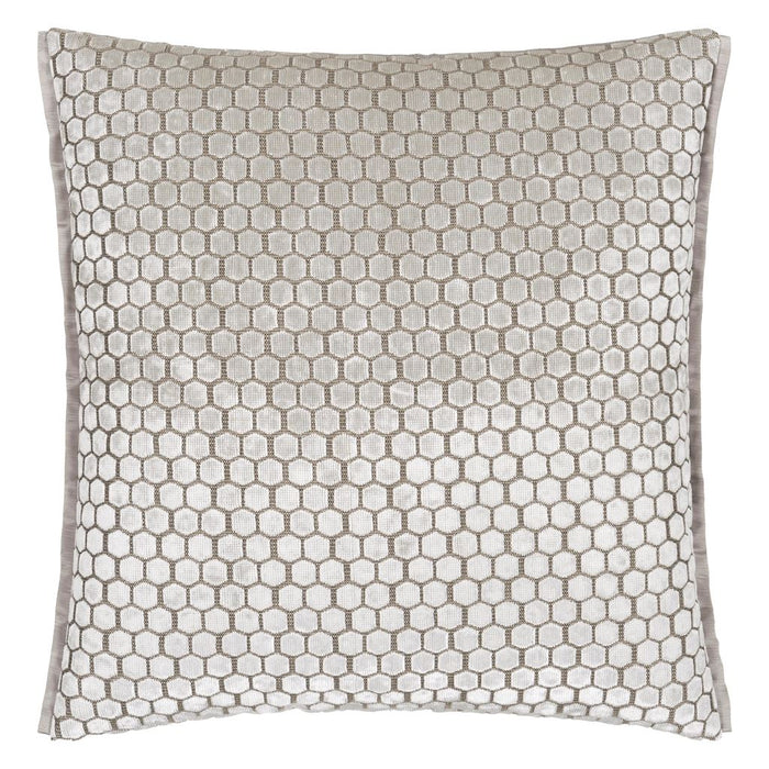 Jabot Oyster Cushion