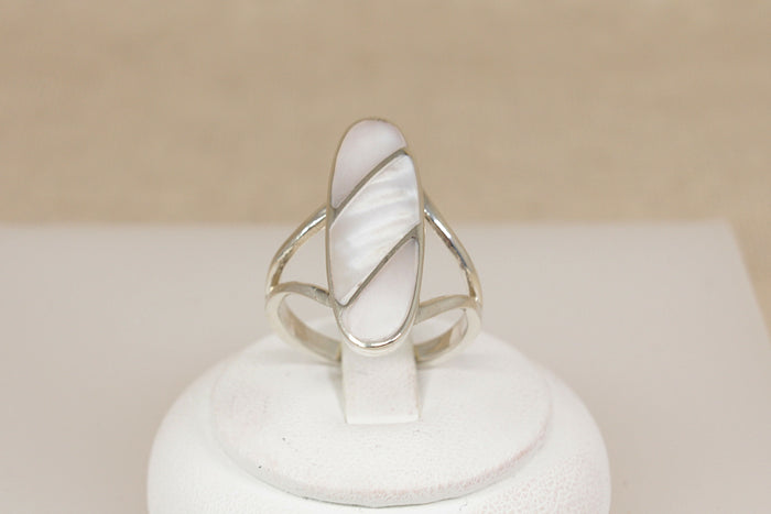 Distinctive Silver & Mother of Pearl Elongated Ring – Stamped 925