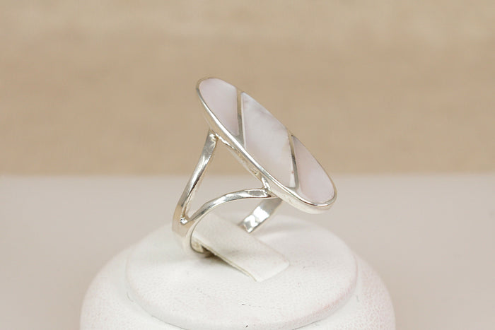 Distinctive Silver & Mother of Pearl Elongated Ring – Stamped 925