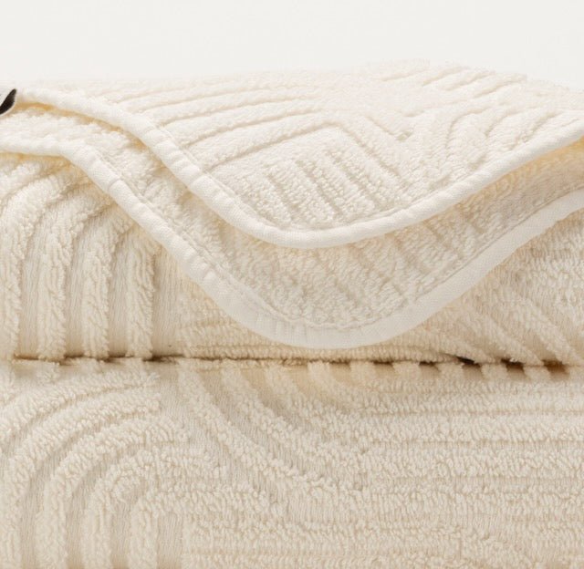Olly Euro Bath Sheet 39X59 Ivory 103 by Abyss