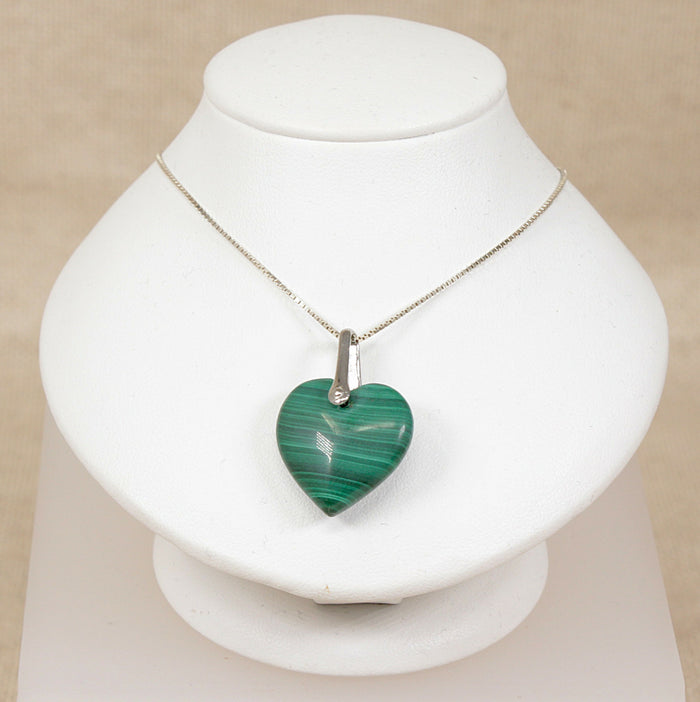 Pretty Sterling Silver & Malachite Heart Pendant with 20-Inch Box Chain
