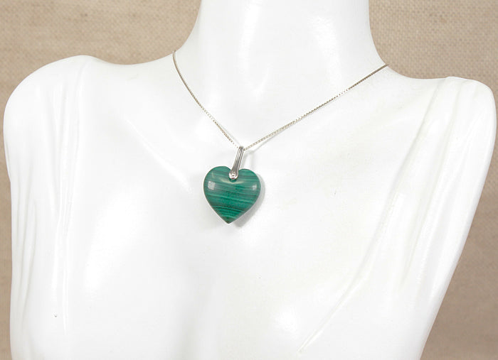 Pretty Sterling Silver & Malachite Heart Pendant with 20-Inch Box Chain