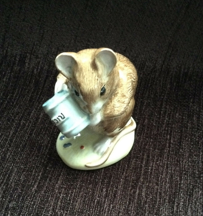 Royal Albert - Hunca Munca Spills The Beads Figure Royal Albert Beatrix Potter figurine