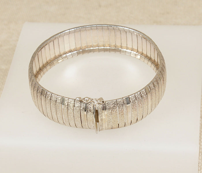 Stylish Italian Silver Flexible Bangle – Secure Clasp & Safety Clip, Stamped 925 & ITALY