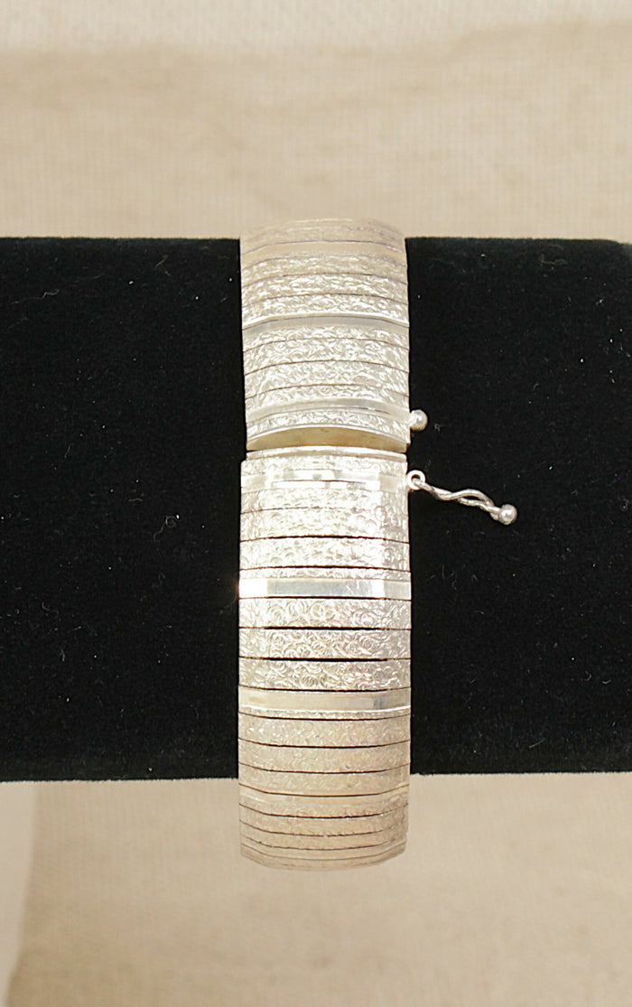 Stylish Italian Silver Flexible Bangle – Secure Clasp & Safety Clip, Stamped 925 & ITALY