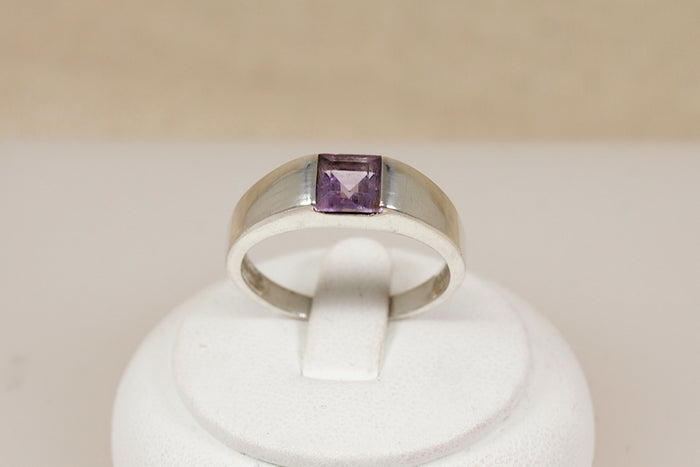 Stylish Kit Heath Sterling Silver & Amethyst Geometric Ring