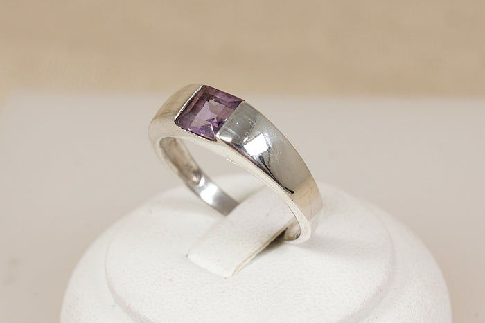 Stylish Kit Heath Sterling Silver & Amethyst Geometric Ring