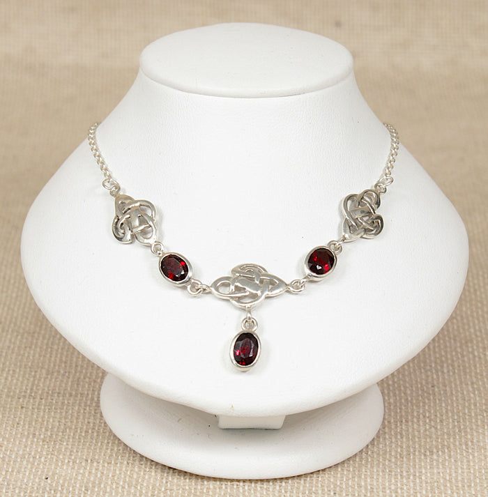 Stylish Kit Heath Sterling Silver & Garnet Celtic Knot Necklet – Adjustable 17½–18½ Inches