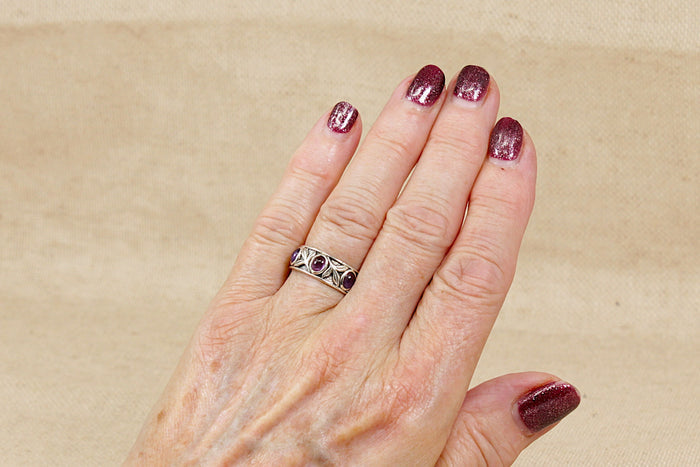 Stylish Sterling Silver & Amethyst Studio Art Nouveau Style Band Ring