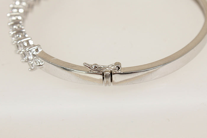 Stylish Sterling Silver & CZ Hinged Bangle – Stamped 925